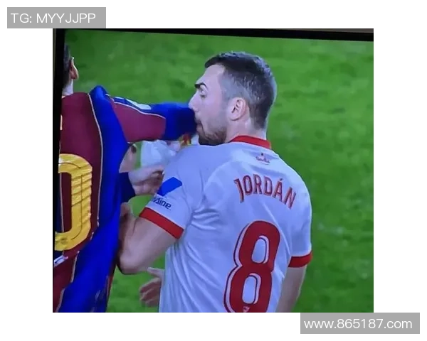 40岁卡索拉西甲首红飞铲染红20年职业生涯迎来第2张红牌